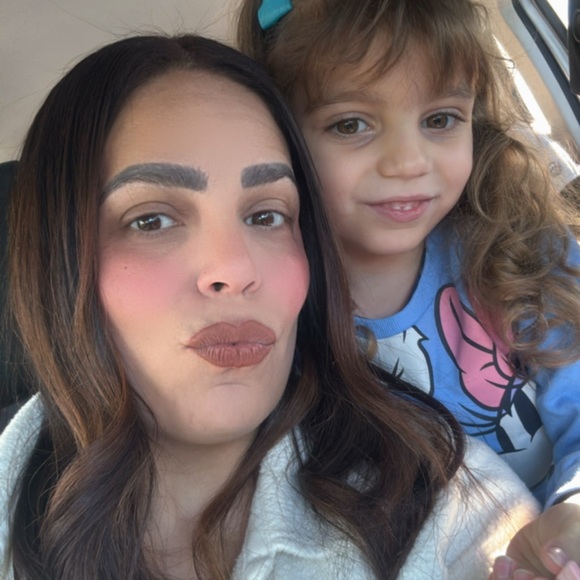 Meet your Posher, Jessenia mother of two blessing - Picture 5 of 17